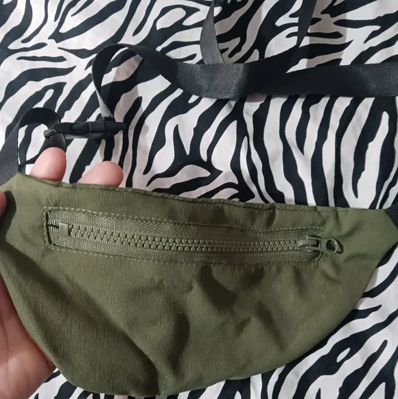 Boy Olive Green zip Crossbody Mini Bag - Picture 2 of 6